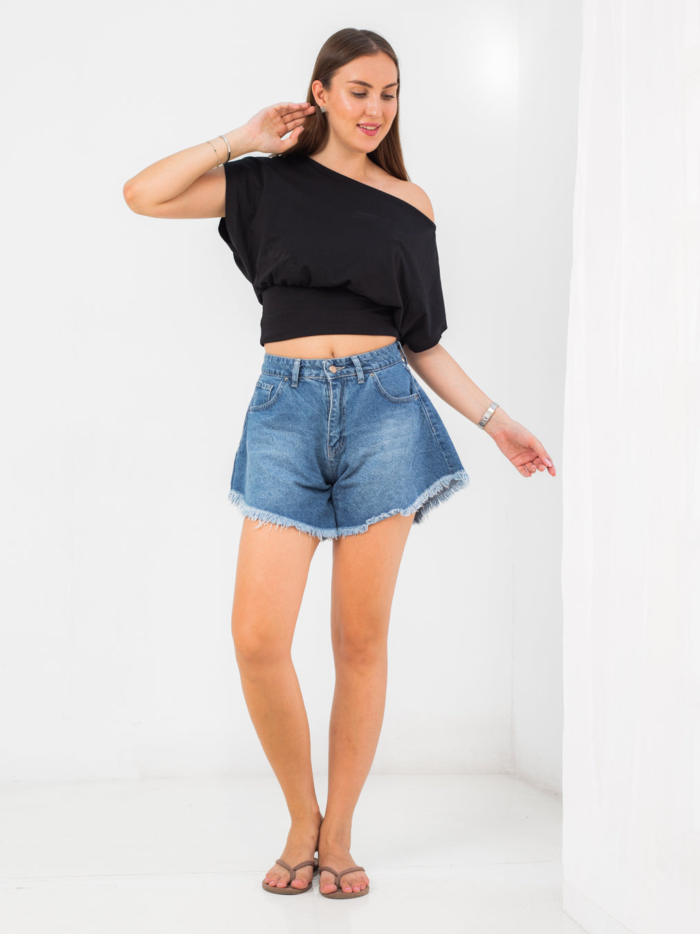 BLACK OFF-SHOULDER TEE