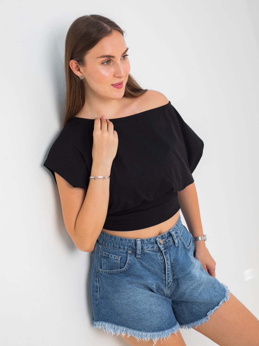 BLACK OFF-SHOULDER TEE