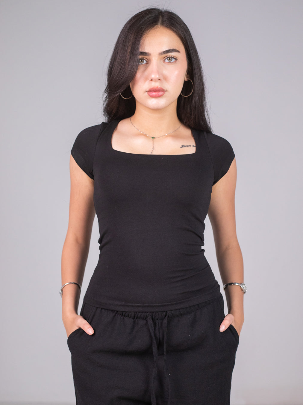 BLACK SQUARE TOP